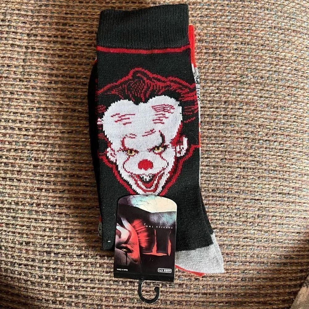 Official IT Pennywise the Clown crew Socks Adult Horror Movie 8-12 NEW! Set of 2